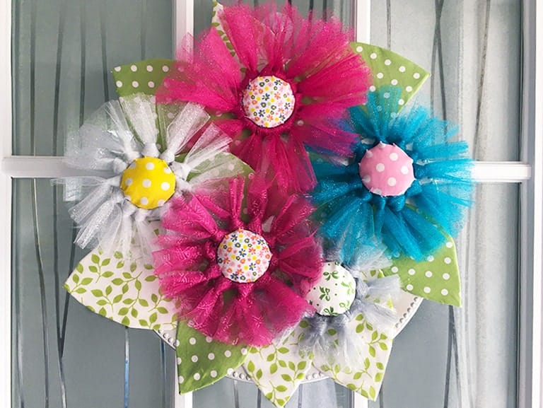 Easy Tulle Spring Flowers Door Decoration Ideas